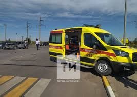 В Татарстане водитель легковушки попал в больницу, вылетев с трассы в кювет