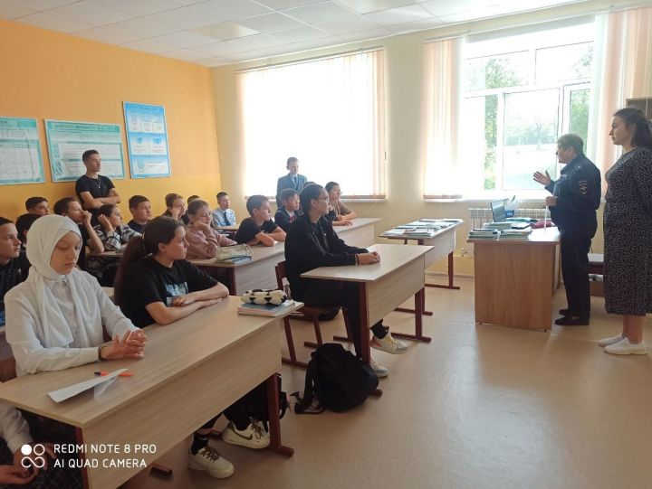 Представители органов системы профилактики провели в двух школах Кайбицкого района профилактическую беседу на тему «Безопасность движения детей на дорогах»