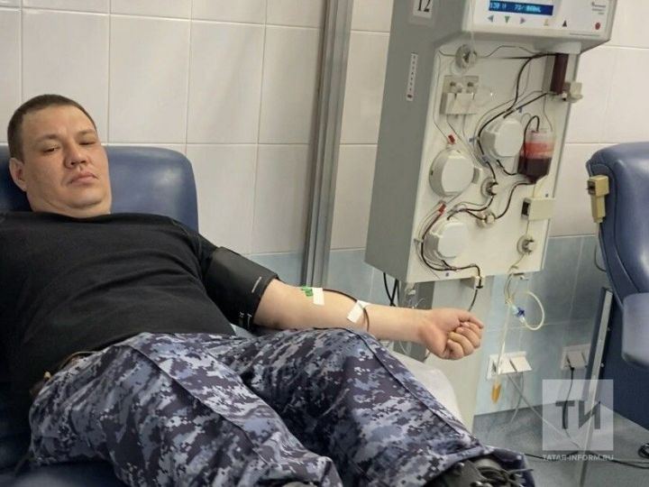 Казанские полицейские стали донорами и сдали кровь