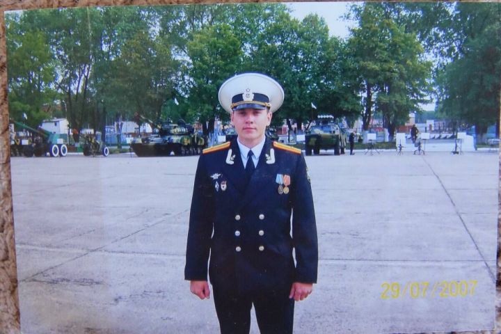 «Он с детства был защитником»: каким запомнили Героя России Сергея Чебнева