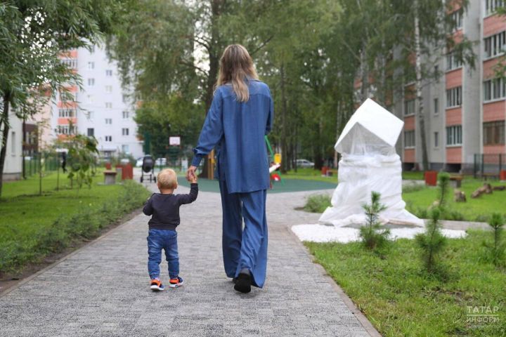 Выплаты неполным семьям: кому положены и как их получить в Татарстане
