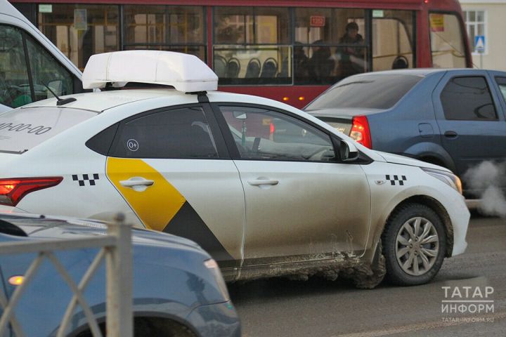 «Обманывал таксист, а полицейский прикрывал»: в Казани стартовал суд над аферистами