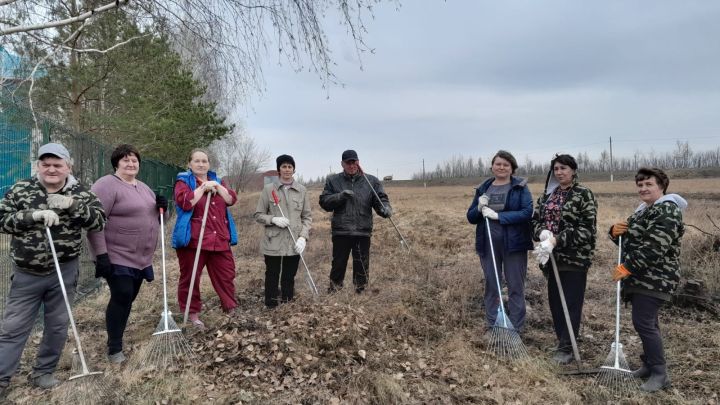 В Кайбицком районе в доме престарелых и инвалидов состоялся традиционный субботник!
