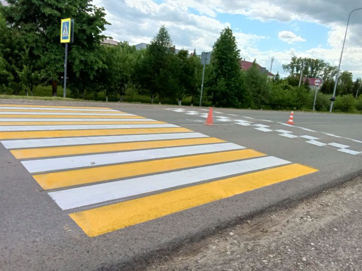В Кайбицах обновили разметку на пешеходных переходах