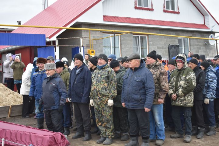 В Бурундуках простились с погибшим в зоне спецоперации бойцом