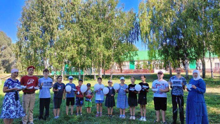 В МБОУ «Муралинская ООШ» Кайбицкого района почтили память детей, ставших жертвами войны в Донбассе