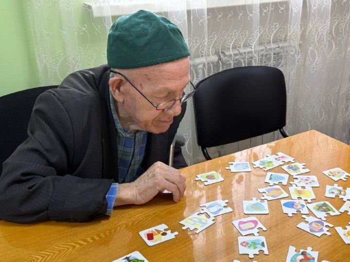 В ГБУ «Кайбицкий Дом-интернат для престарелых и инвалидов» специалисты проводят индивидуальные занятия для улучшения когнитивных функций