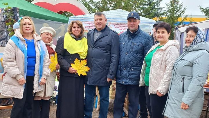 В Кайбицах состоялся праздник «Дары осени» - осенняя ярмарка с участием школ района