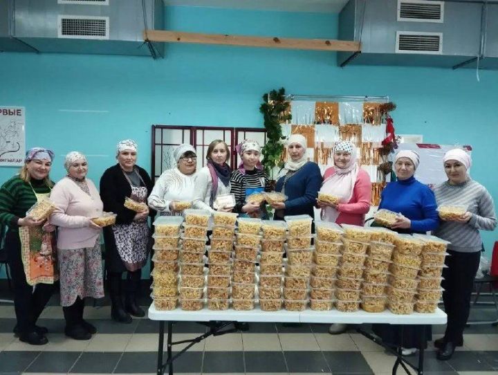 Кайбыч район үзәк китапханәсе хезмәткәрләре махсус хәрби операция сугышчыларына гуманитар ярдәм оештыруда катнашуны дәвам итә
