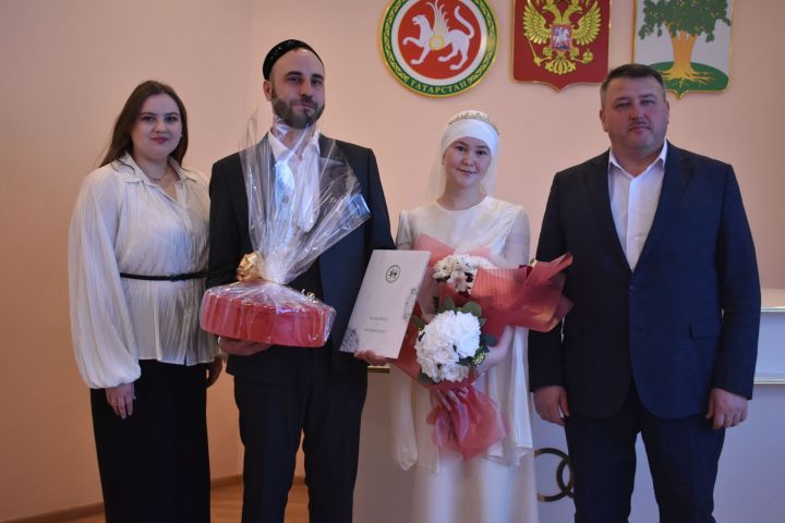 В Кайбицком отделе ЗАГС зарегистрировали первую пару наступившего года