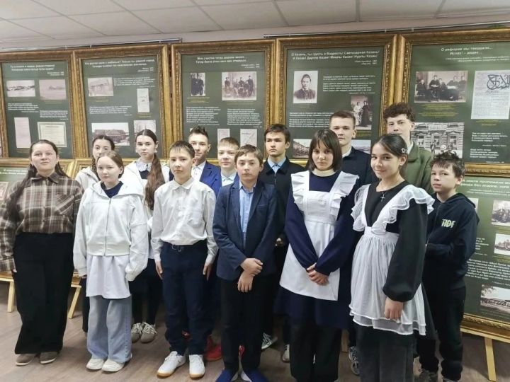 Учащиеся Старотябердинской школы побывали на выставке в музее Кайбицкого края