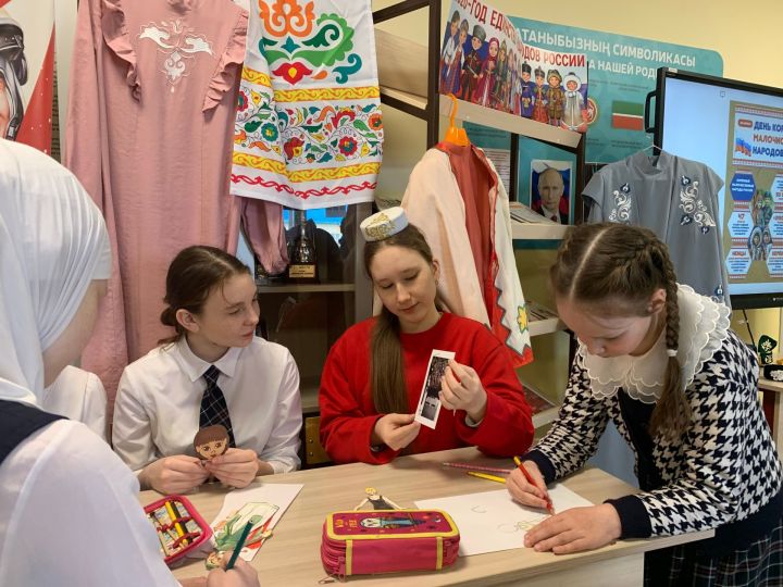 В Кушманской школе прошла фольклорная экспедиция «Этно-лаборатория: в гостях у народов России»