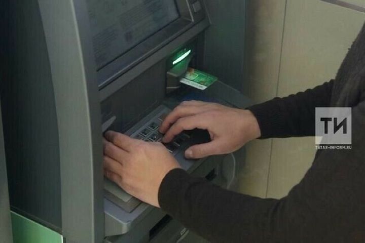 Казанца задержали за оплату покупок на 50 тысяч с чужой карты