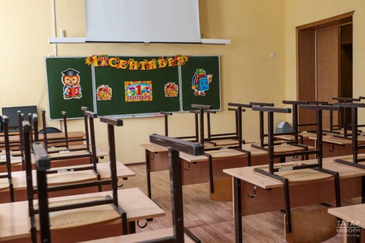 Юрист Курбаков: Мошенниклар уку елы алдыннан үзләрен укытучы дип таныштыра
