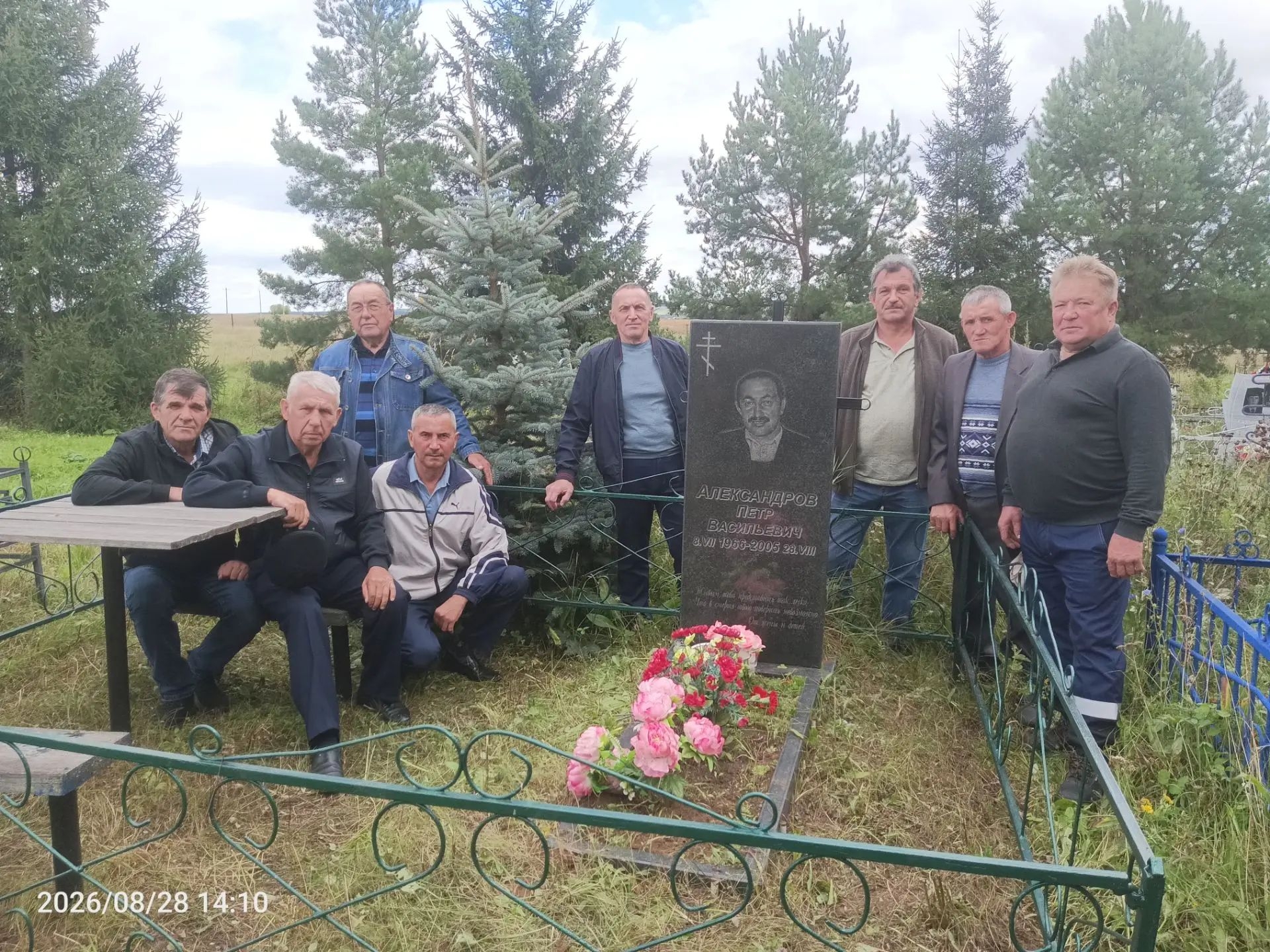 Визит состоялся в рамках проведения мероприятий декады пожилых людей и в преддверии празднования Дня сотрудника органов внутренних дел России.