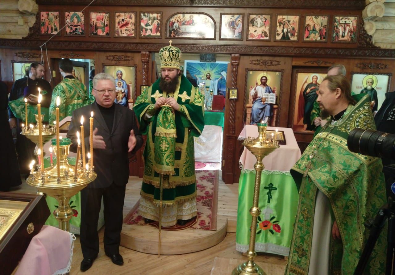 В Большом Подберезье  состоялся праздник по  случаю 300-летия  Подберезинского  прихода и в честь  дня  памяти  Святого преподобного Сергия Радонежского