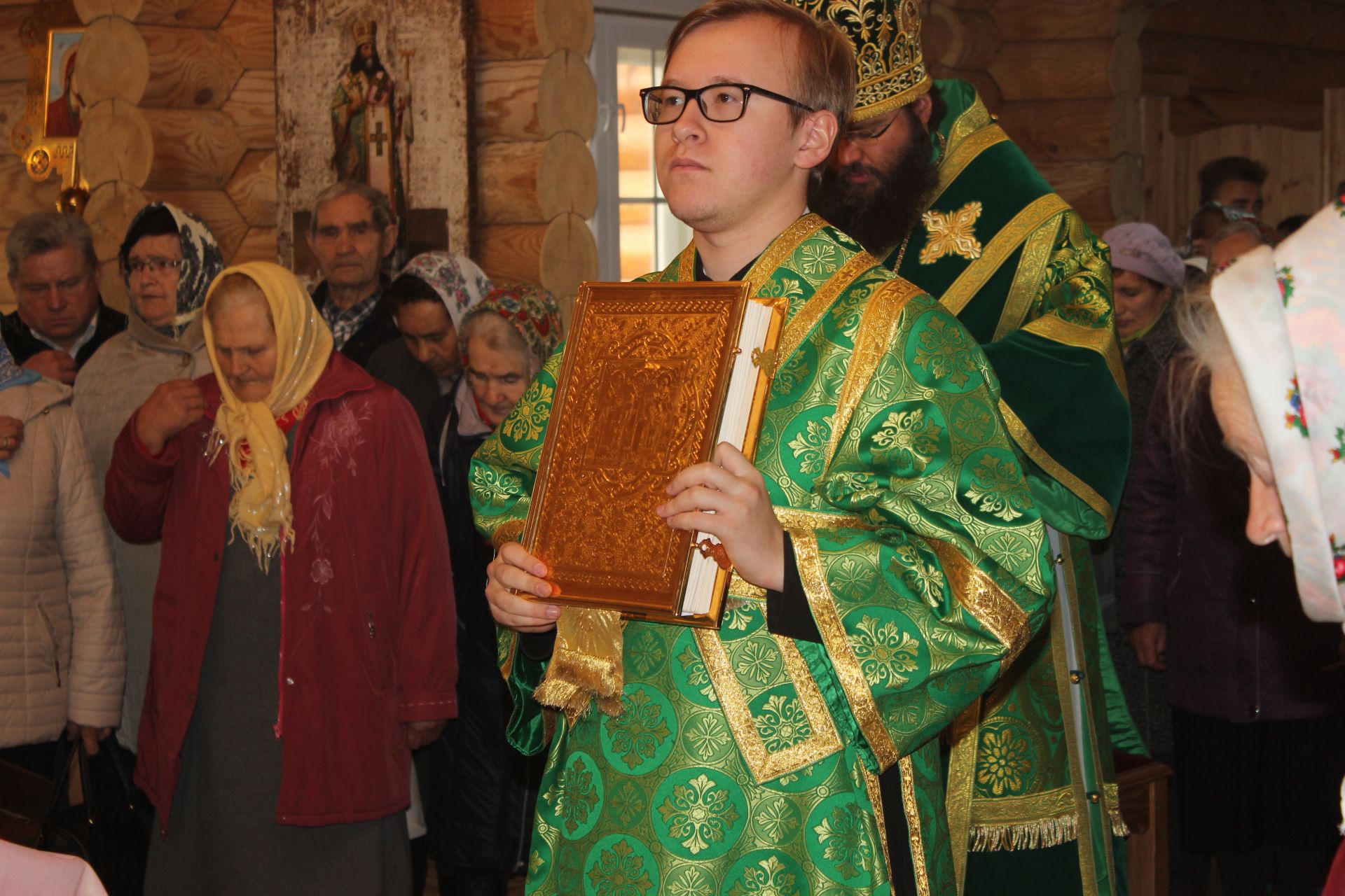 В Большом Подберезье  состоялся праздник по  случаю 300-летия  Подберезинского  прихода и в честь  дня  памяти  Святого преподобного Сергия Радонежского