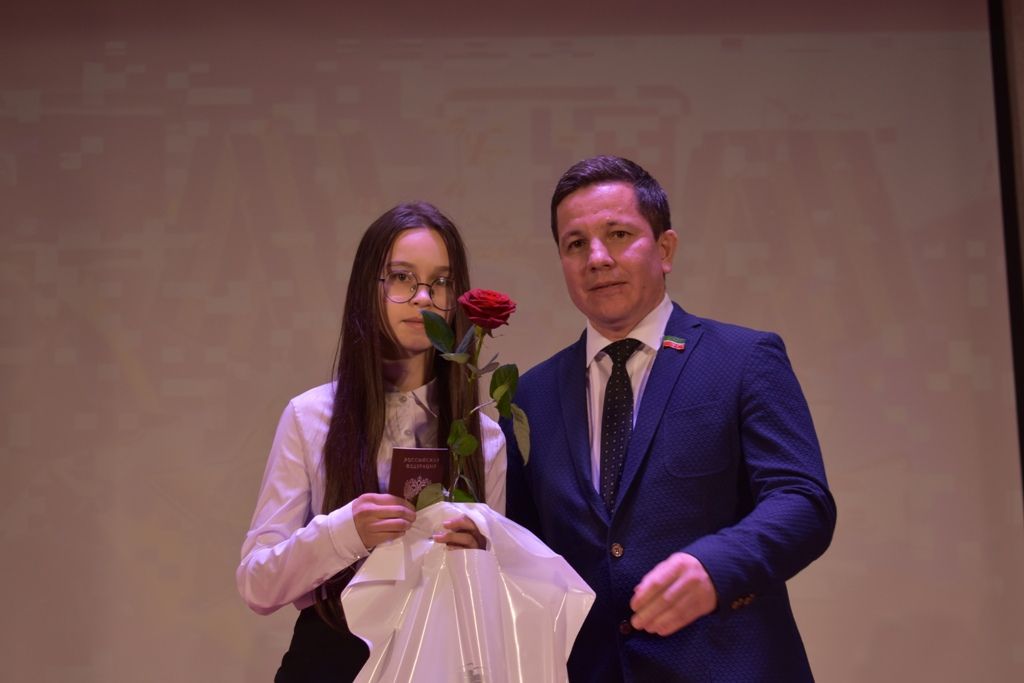 В Кайбицах состоялся концерт, посвященный Дню Героев Отечества и Конституции России