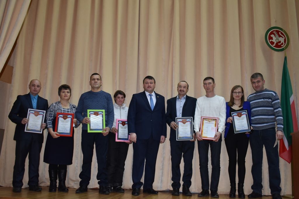 В Кайбицах наградили победителей и призеров новогоднего оформления