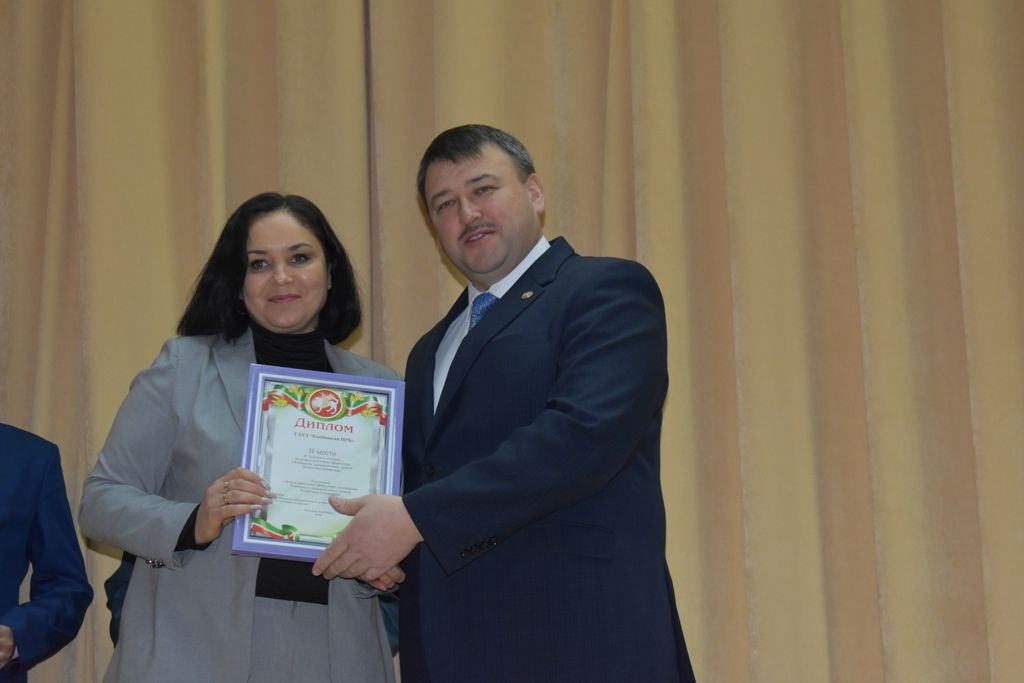 В Кайбицах наградили победителей и призеров новогоднего оформления