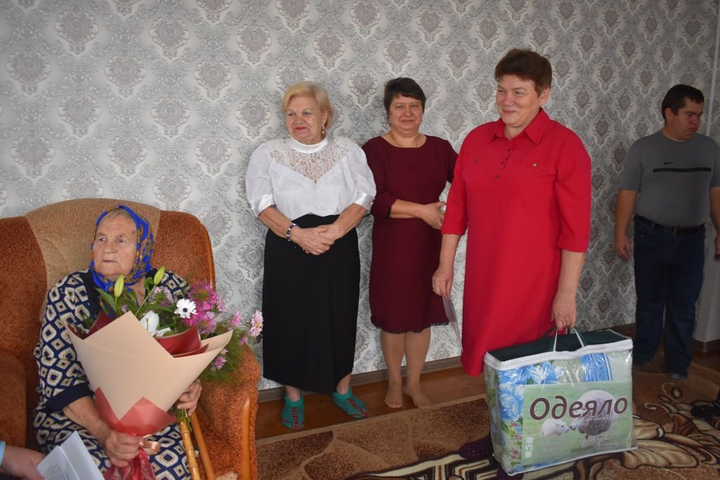 Труженице тыла Антониде Кузенковой из деревни Победа исполнилось 90 лет