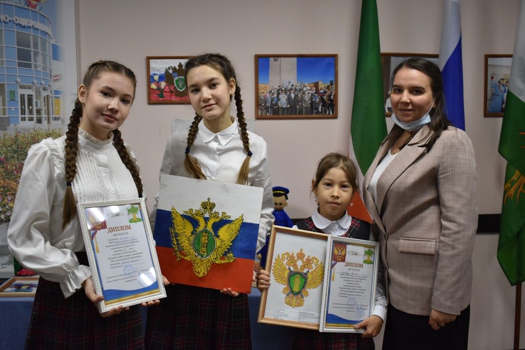 Кайбицкие школьники приняли участие в творческом конкурсе “Прокурор моими глазами”