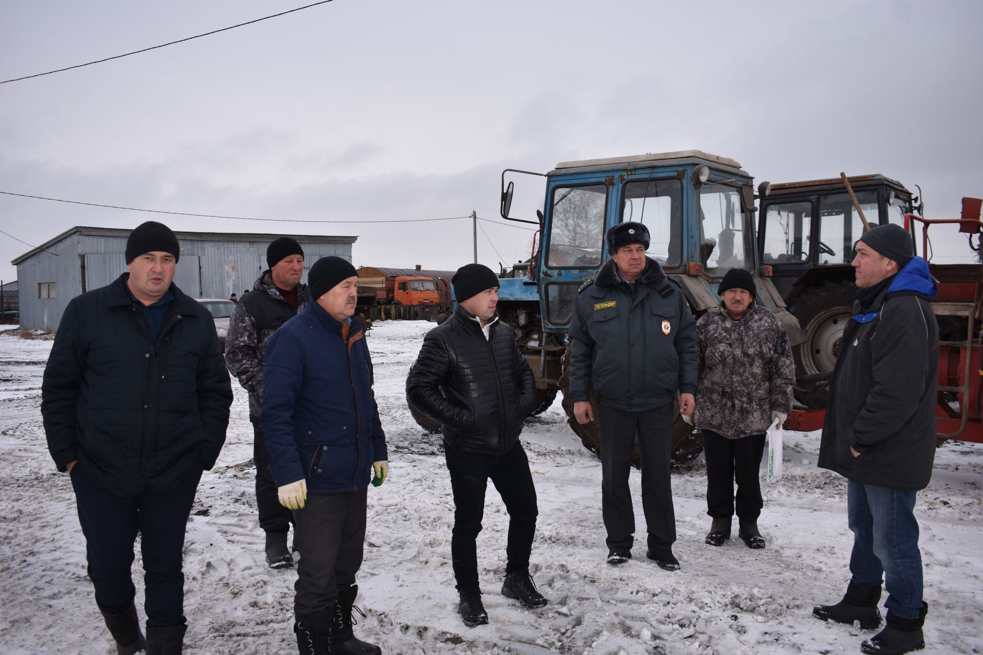 Сельхозмашины в хозяйствах Кайбицкого района поставлены на зимнее хранение