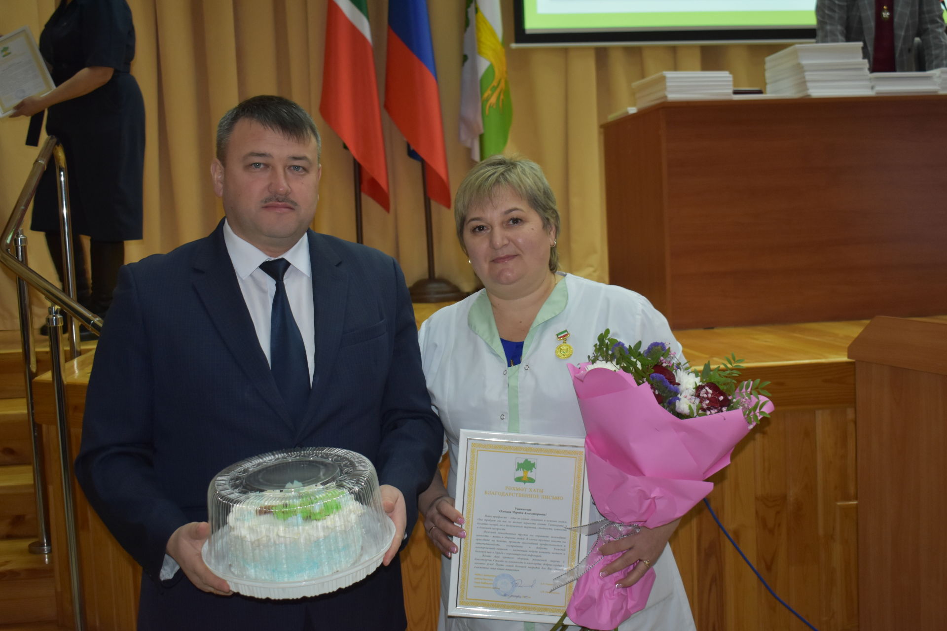 Глава Кайбицкого района вручил благодарственные письма медработникам инфекционного госпиталя