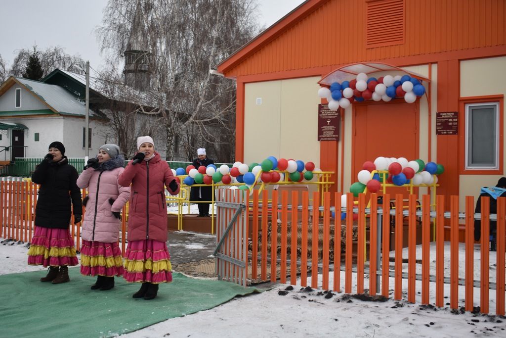 В Бурундуках открылся новый модульный фельдшерско-акушерский пункт