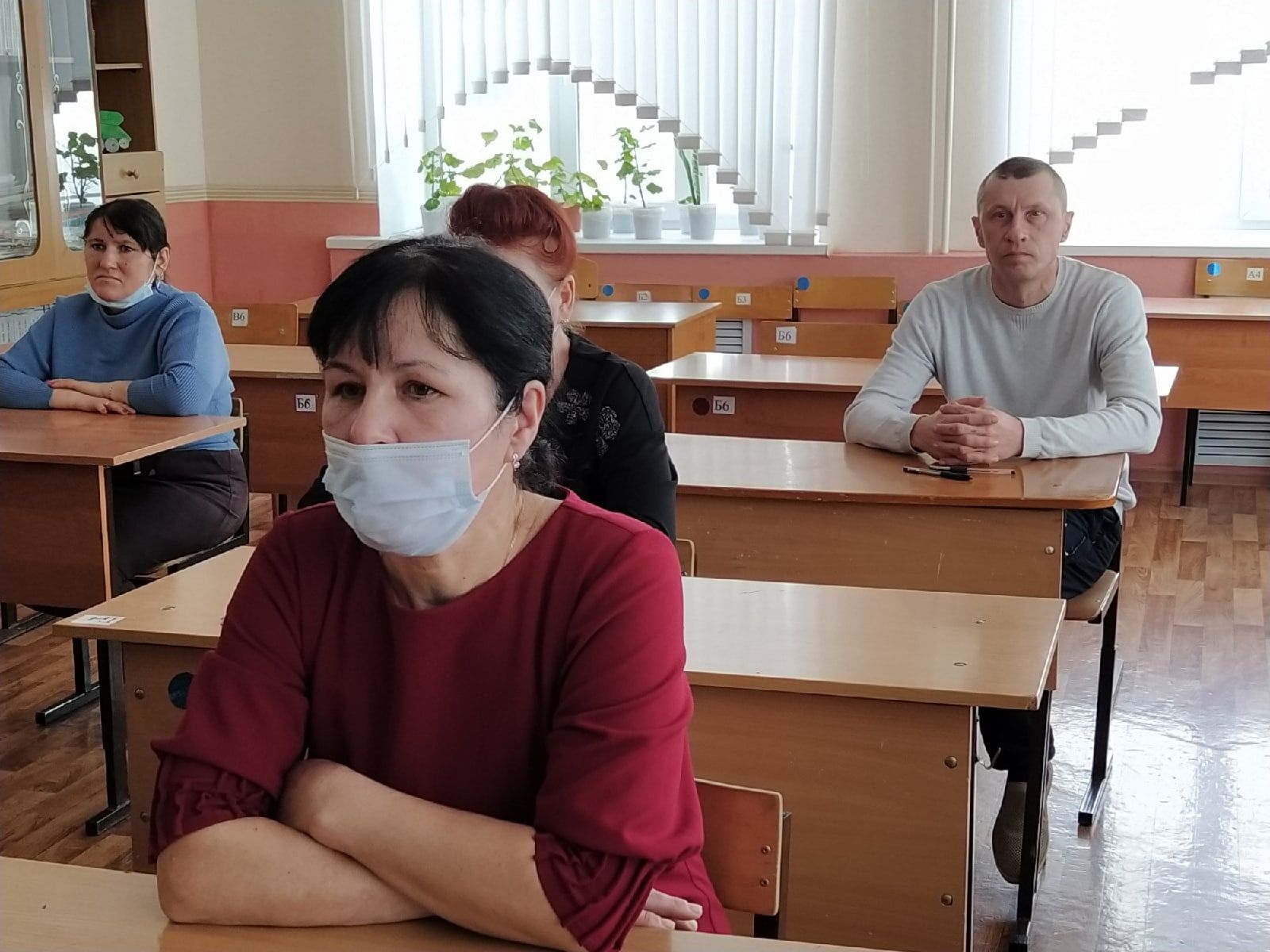 Кайбицкие родители сдали ЕГЭ по русскому языку