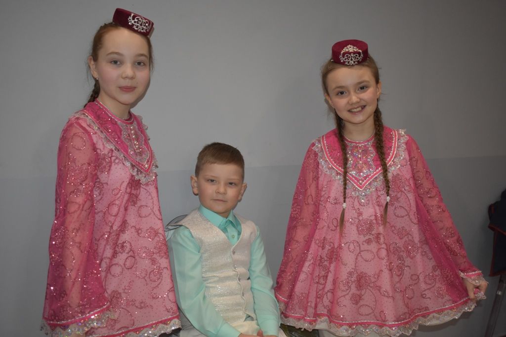 Талантливые дети Кайбицкого района успешно выступили в зональном этапе фестиваля эстрадного искусства «Созвездие-Йолдызлык» в Апастове