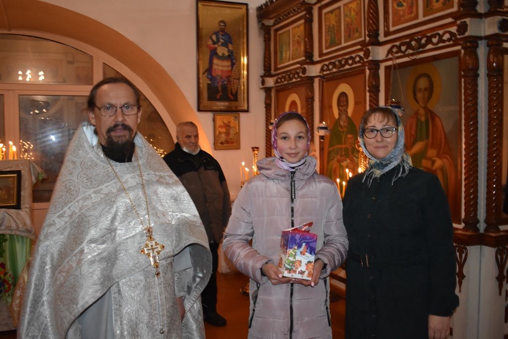 В Свято-Троицком храме села Турминское состоялось праздничное Рождественское богослужение