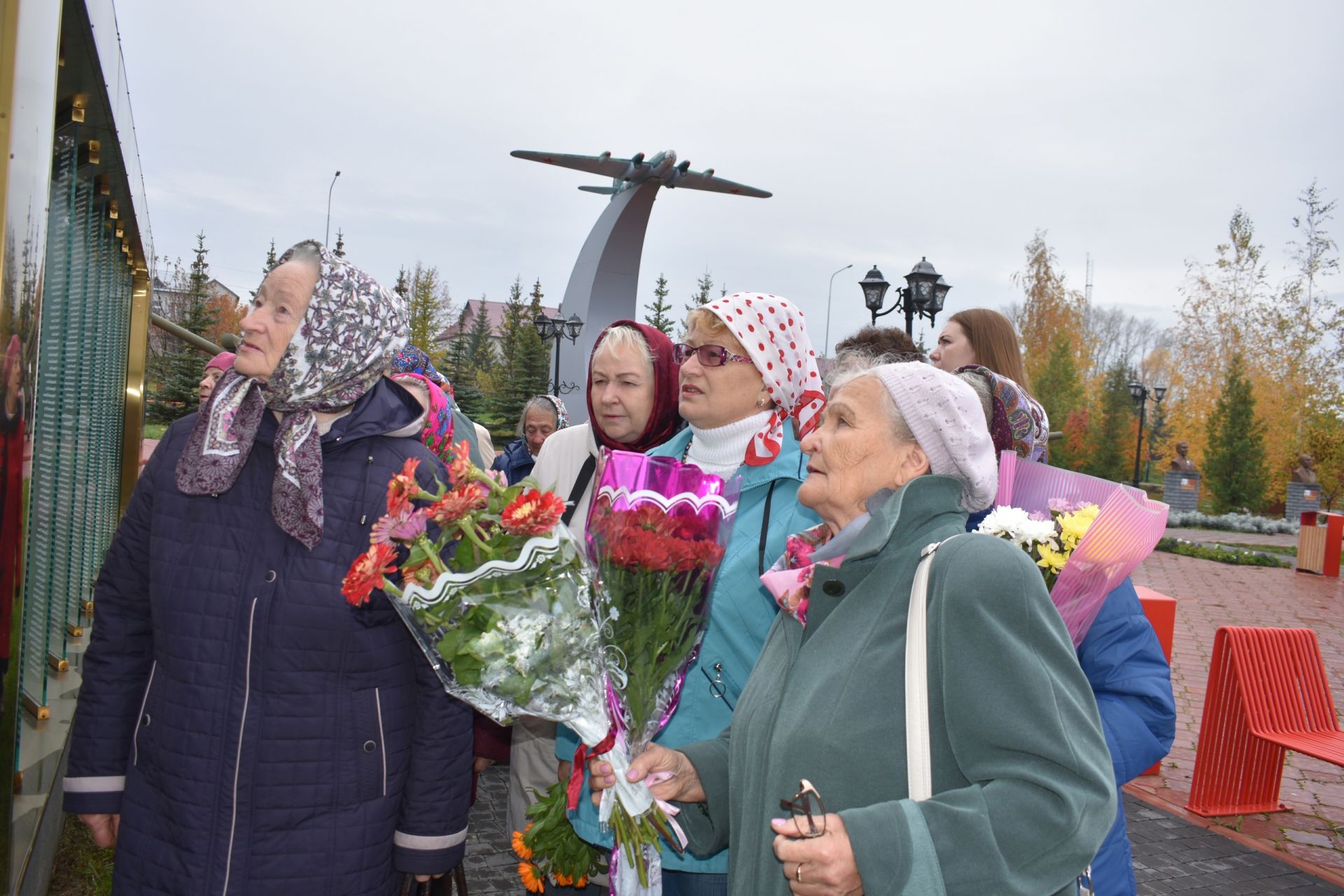 Пожилые подберезинцы посетили парк Победы в райцентре