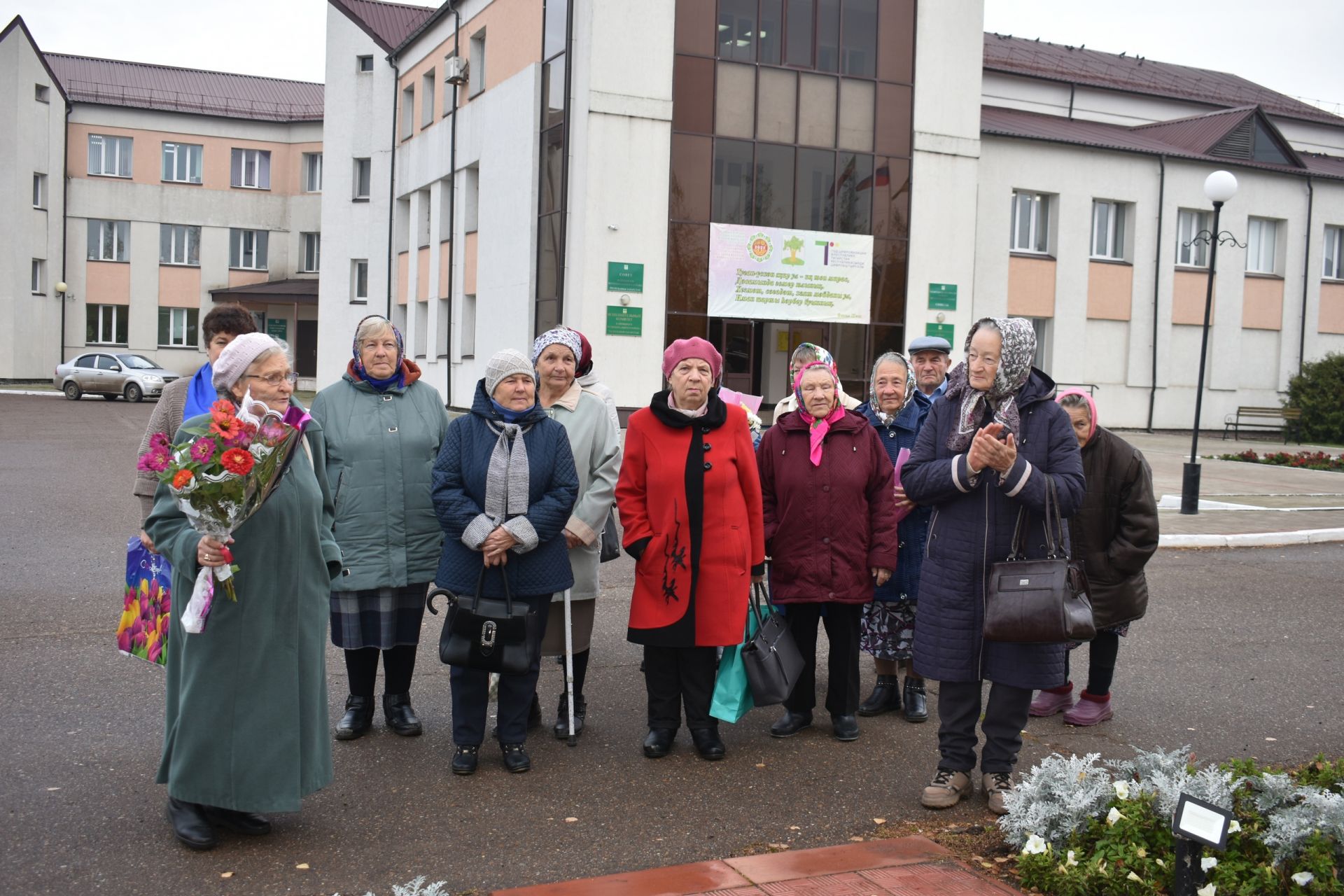 Пожилые подберезинцы посетили парк Победы в райцентре