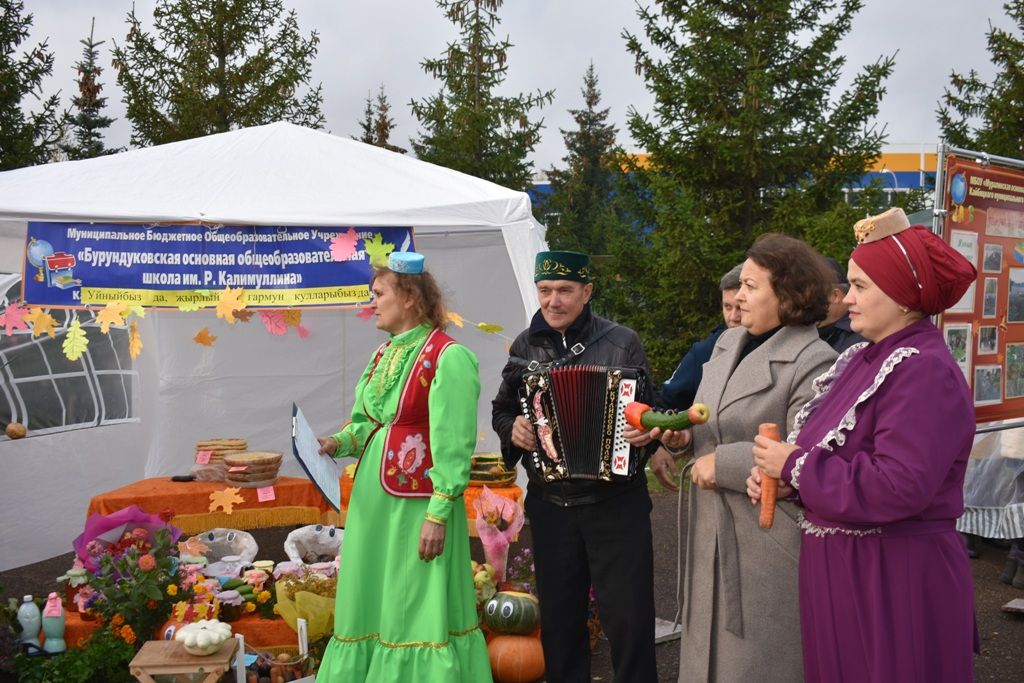 В Кайбицах прошла школьная ярмарка