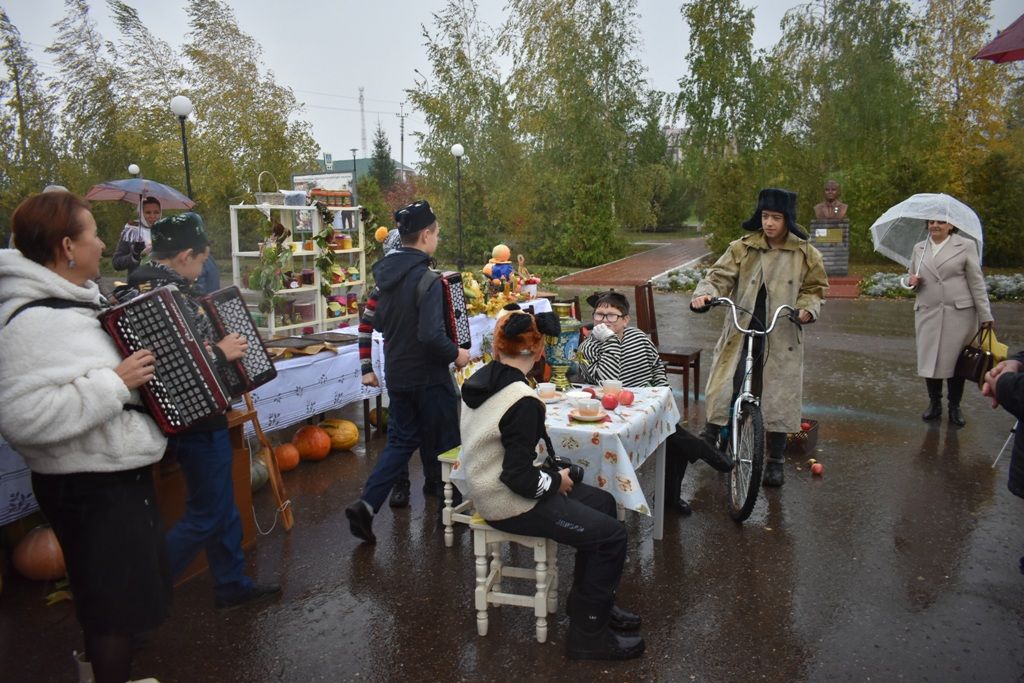 В Кайбицах прошла школьная ярмарка