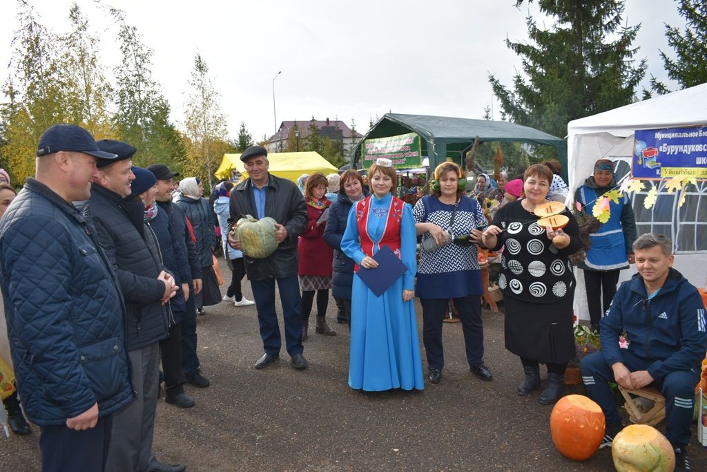 В Кайбицах прошла школьная ярмарка