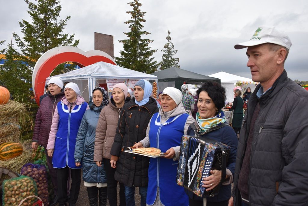 В Кайбицах прошла школьная ярмарка