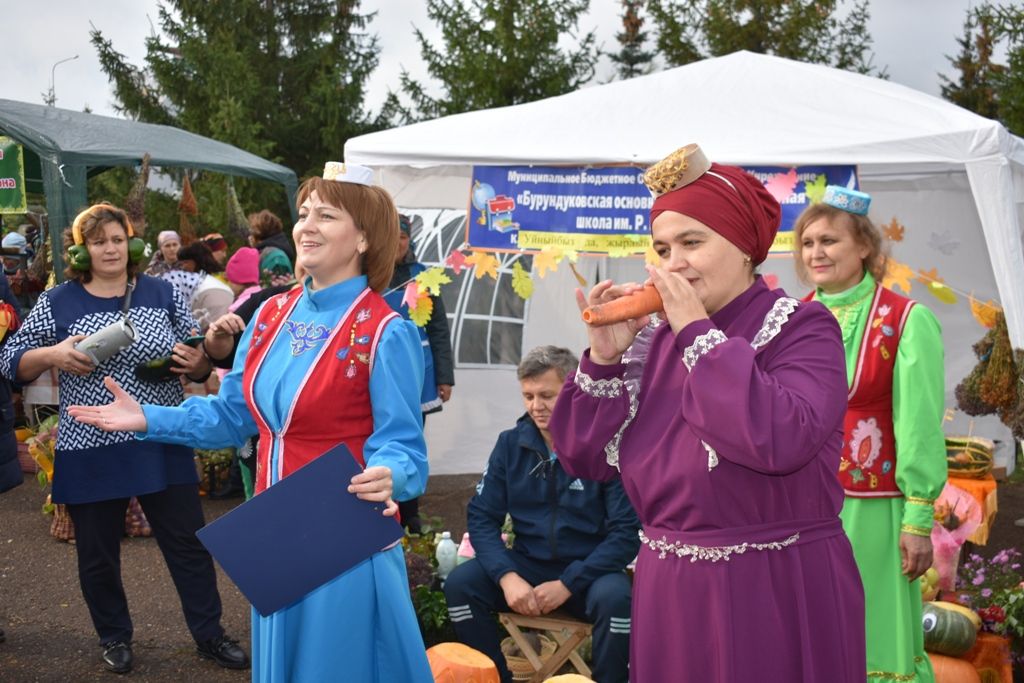 В Кайбицах прошла школьная ярмарка