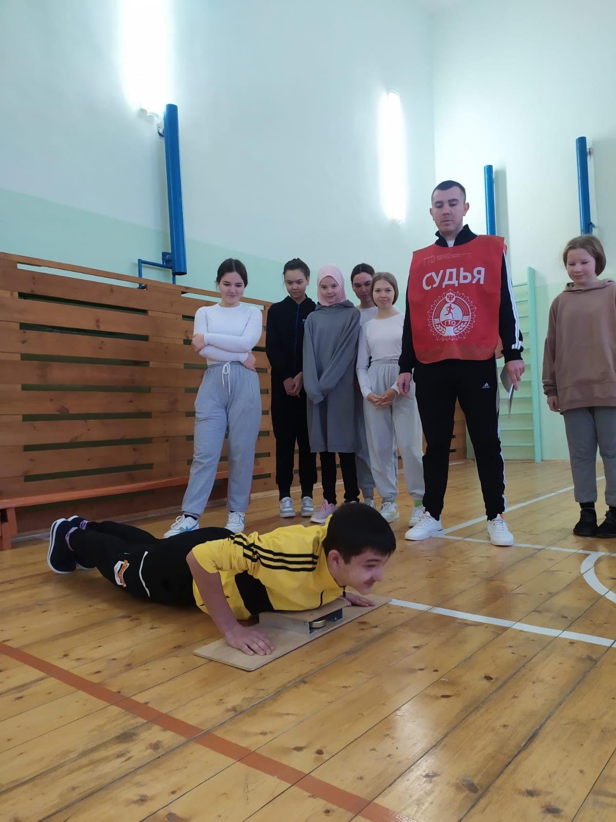 В Большерусаковской школе активно выполняют нормативы ГТО