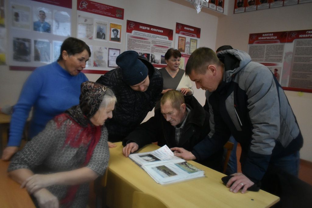 Мемориальную доску памяти военнослужащего, погибшего в спецоперации, открыли в Ульянковской школе