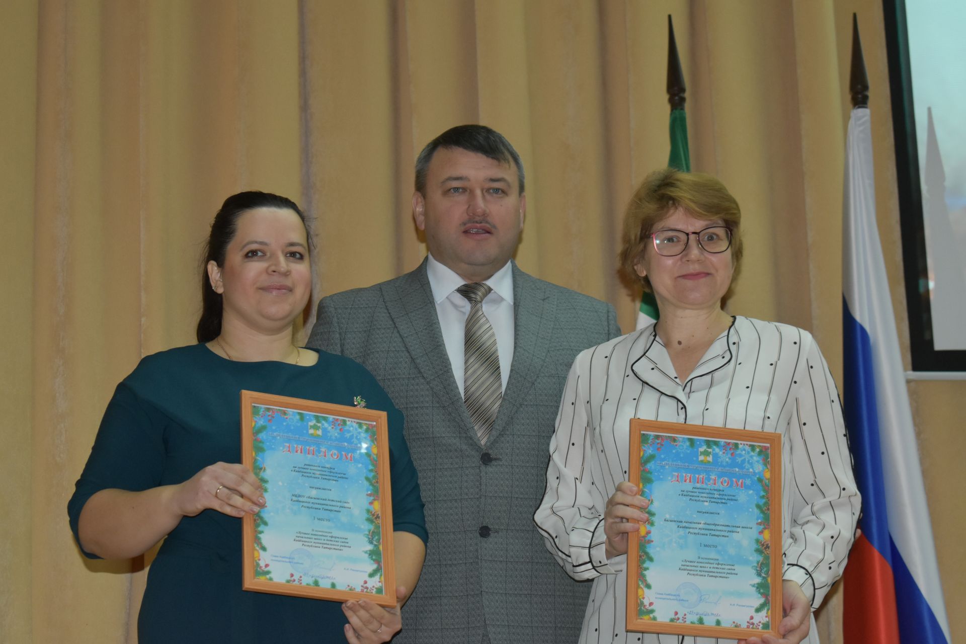 В Кайбицком районе наградили победителей конкурса на новогоднее оформление