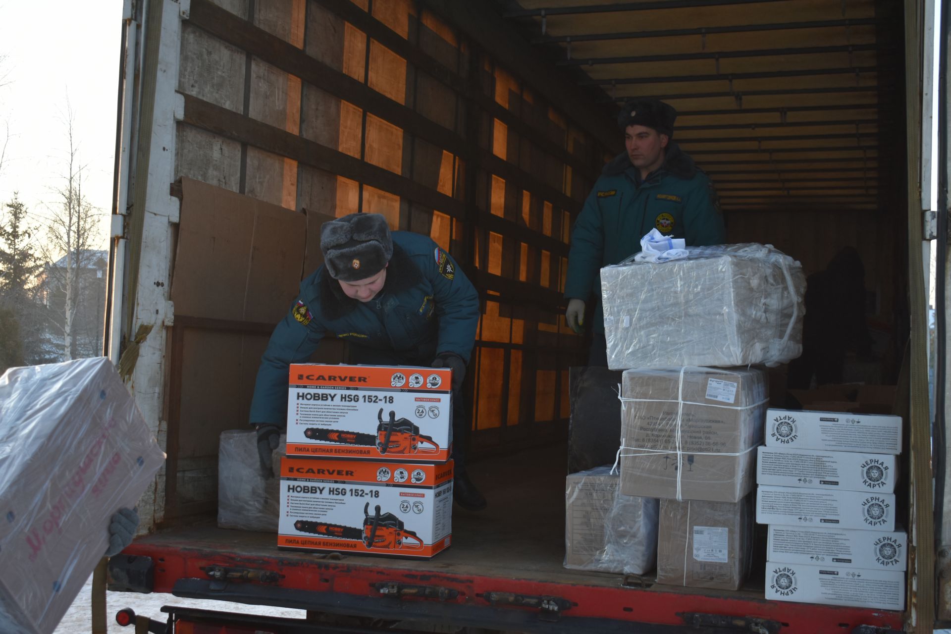 Из Кайбиц в зону СВО отправили автомобиль «Нива» и гуманитарную помощь