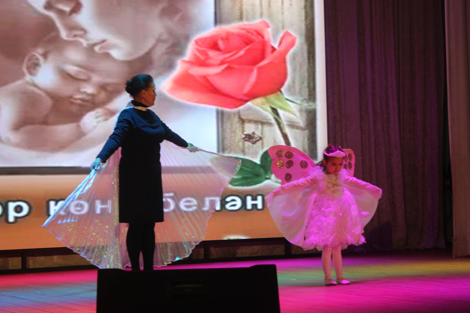 Кайбычта әниләргә дан җырладылар