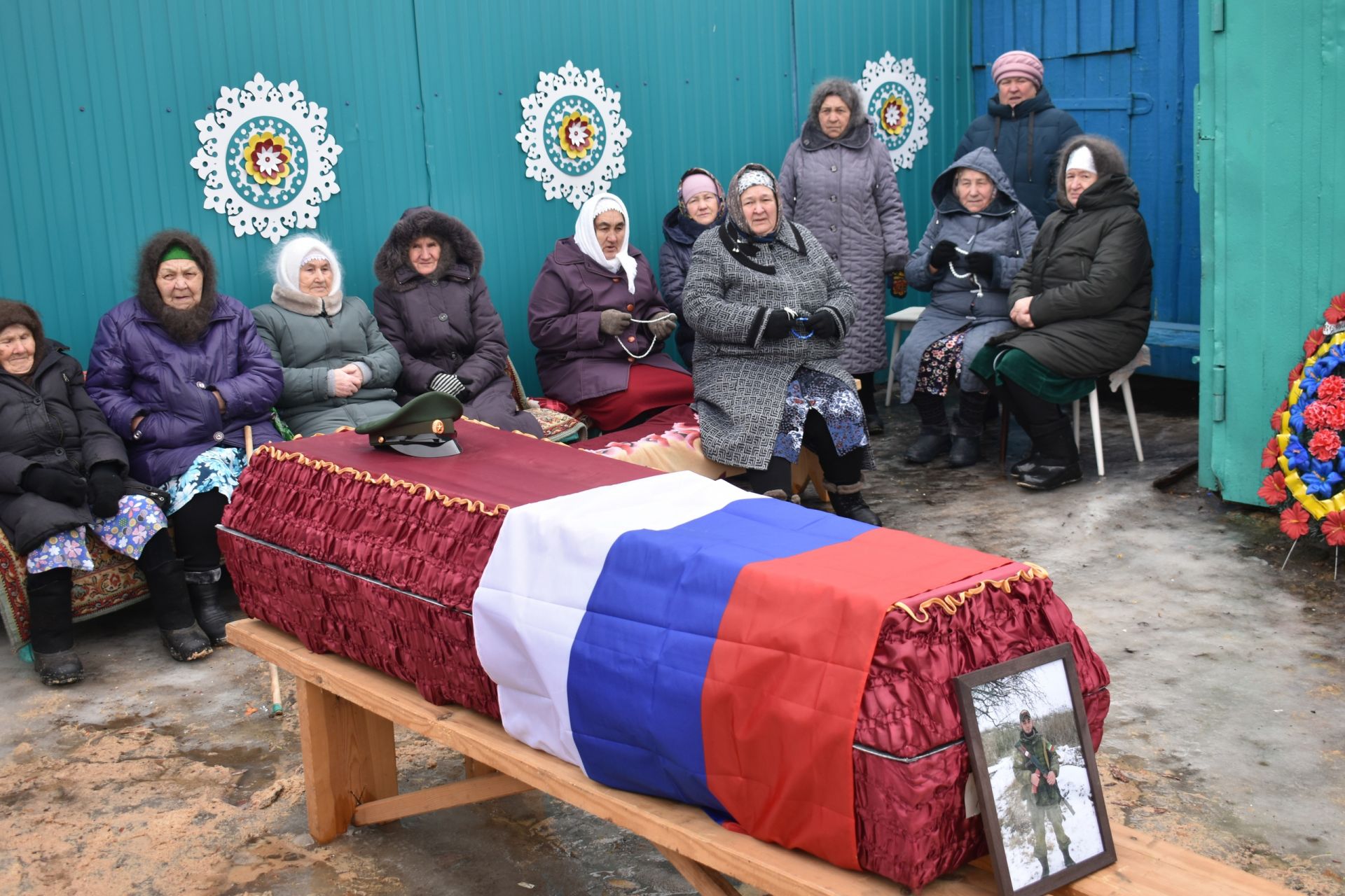 В Кайбицком районе с почестями простились с погибшим участником спецоперации