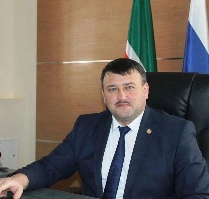 Кайбыч муниципаль район башлыгы Альберт Рәхмәтуллин җирле үзидарә көне белән котлый