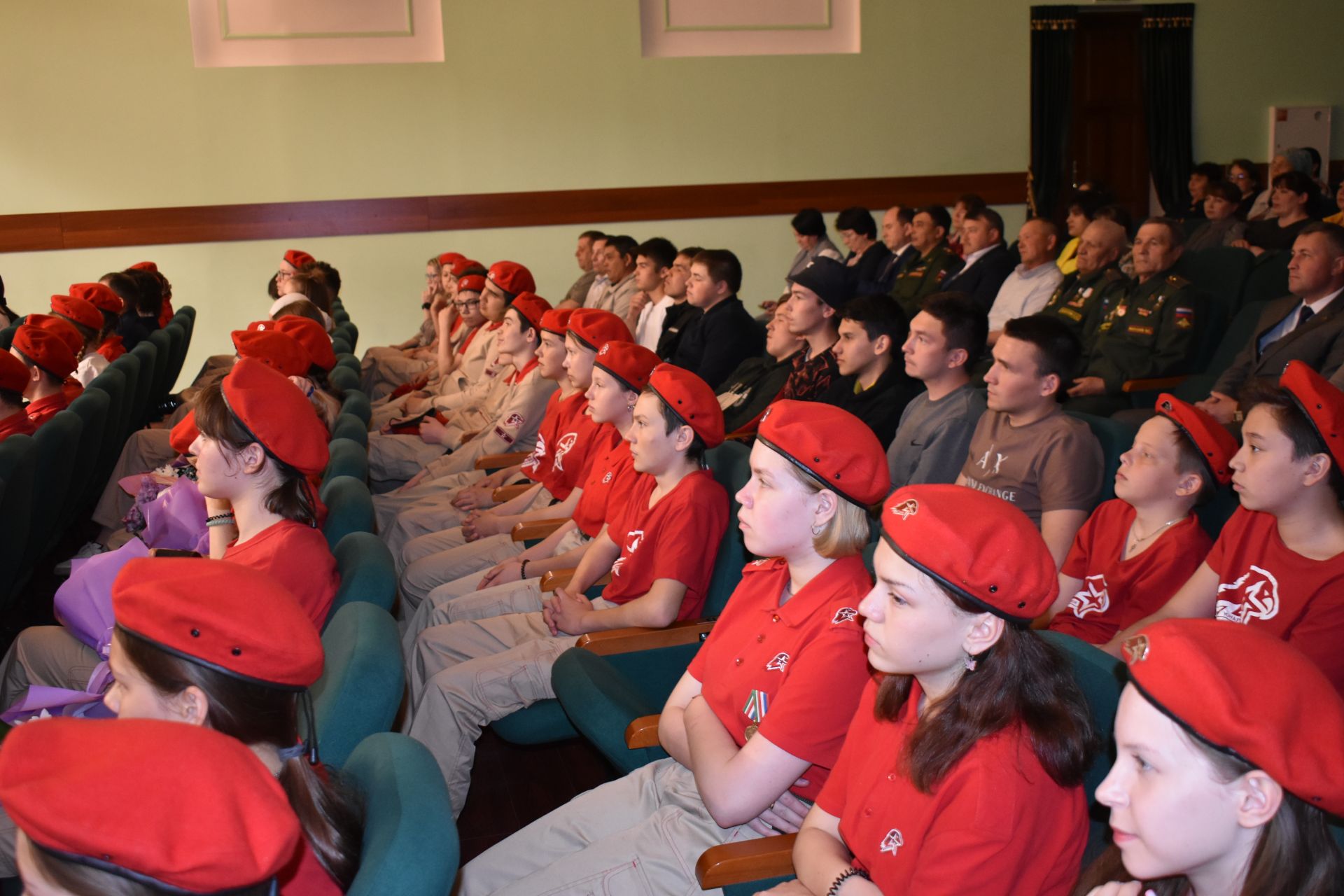 В Кайбицах состоялась встреча с призывниками