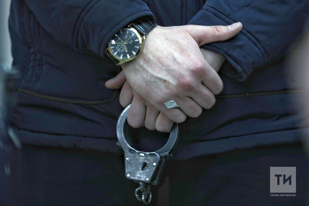 В Челнах будут судить мужчину за продажу часов с функцией скрытой записи