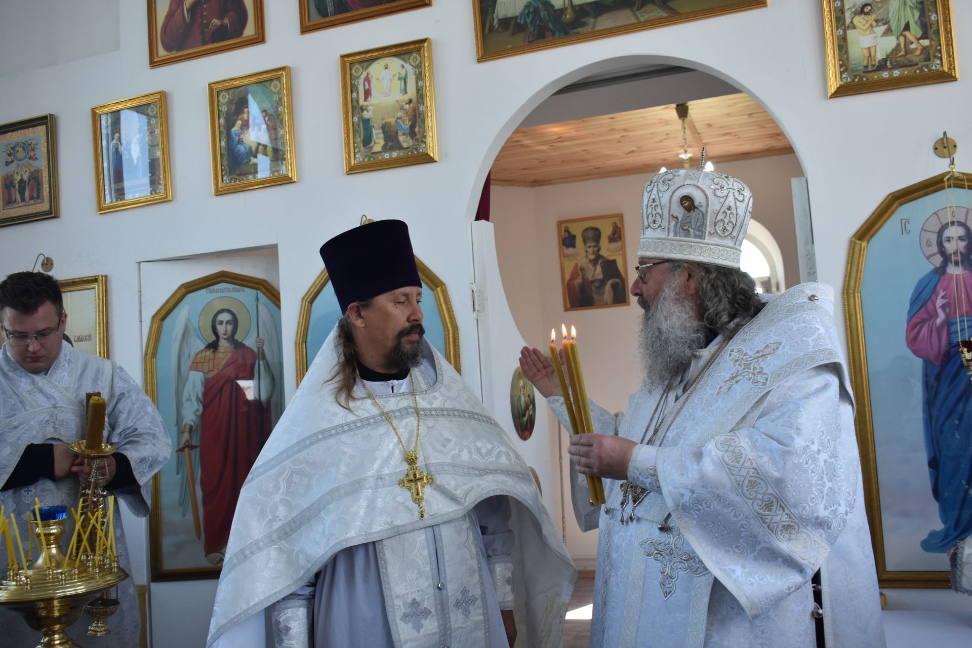 Митрополит Кирилл совершил великое освящение храма Живоначальной Троицы в селе Беляево