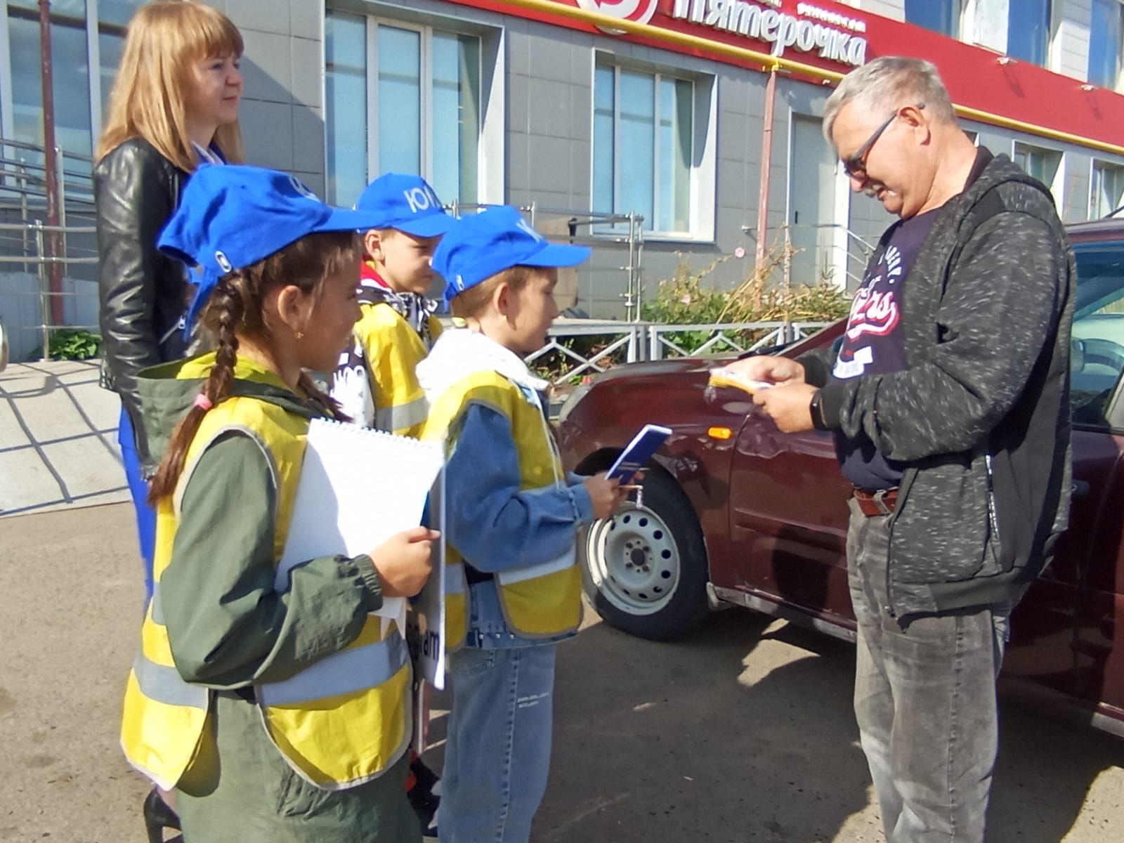 В Кайбицком районе прошла акция «Безопасность пожилого человека на дороге», приуроченная ко Дню пожилых людей